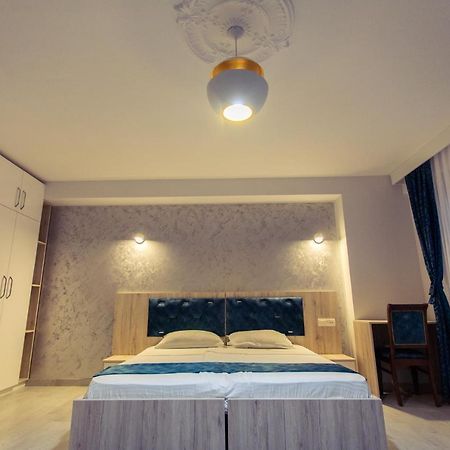 City Hotel Ferizaj Kültér fotó