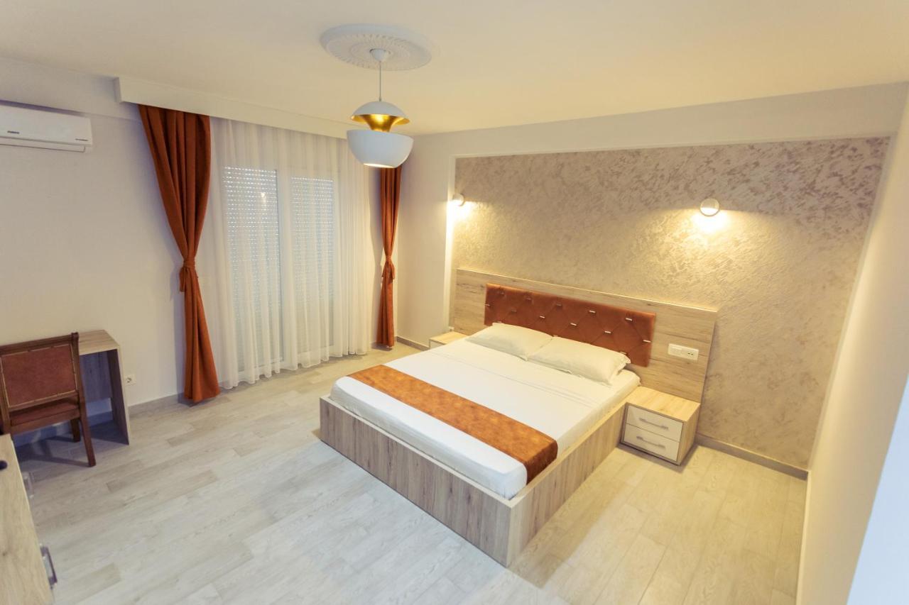 City Hotel Ferizaj Kültér fotó