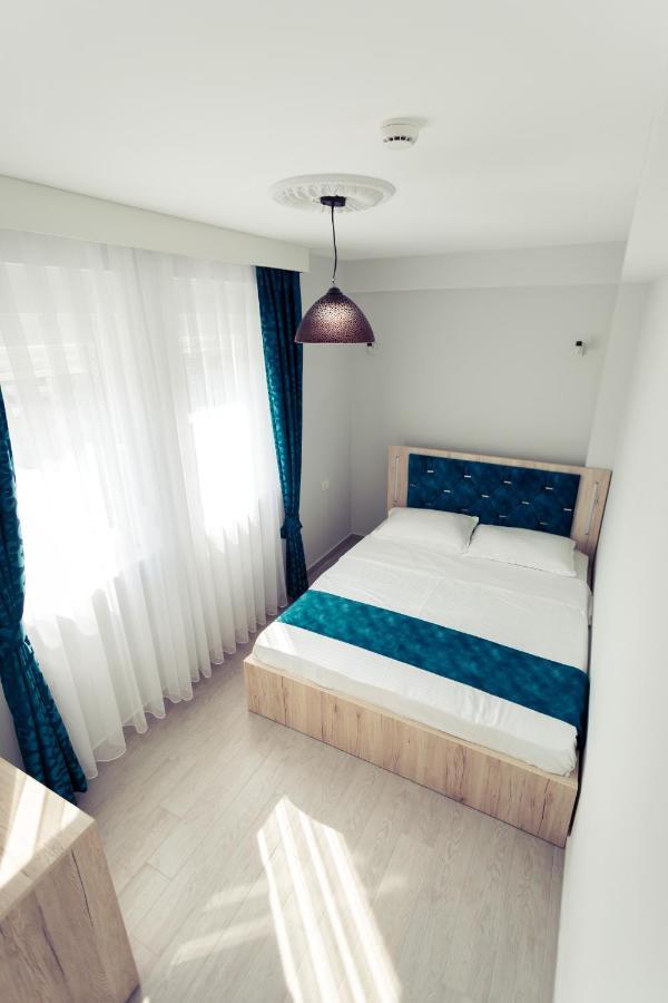 City Hotel Ferizaj Kültér fotó