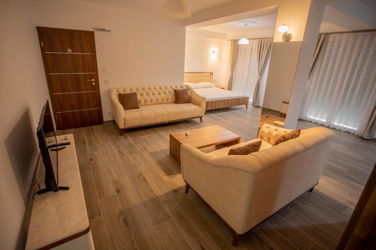 City Hotel Ferizaj Kültér fotó