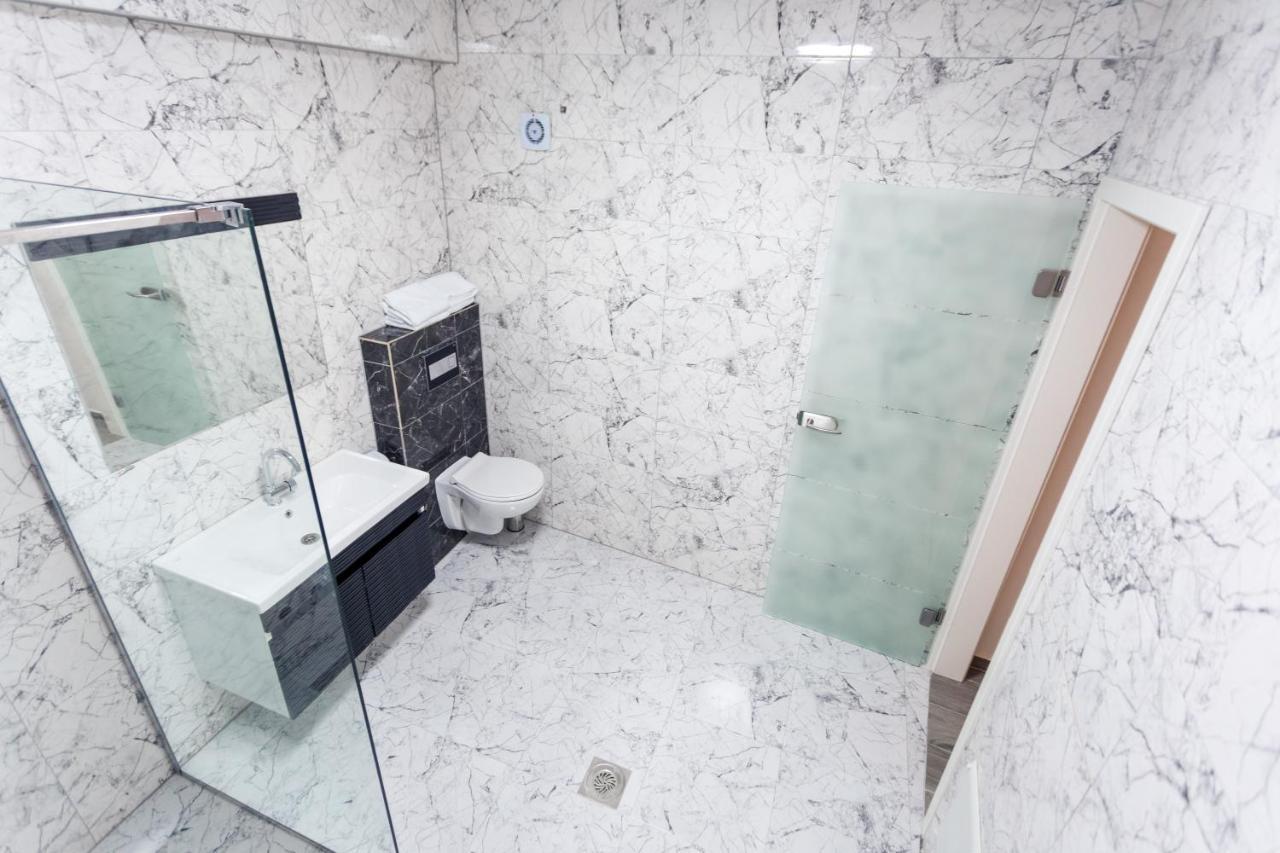 City Hotel Ferizaj Kültér fotó