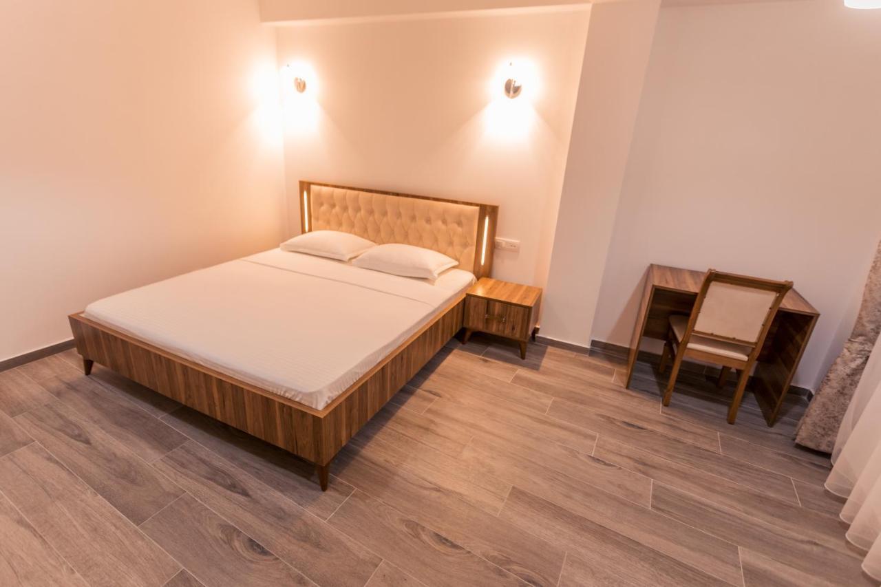 City Hotel Ferizaj Kültér fotó